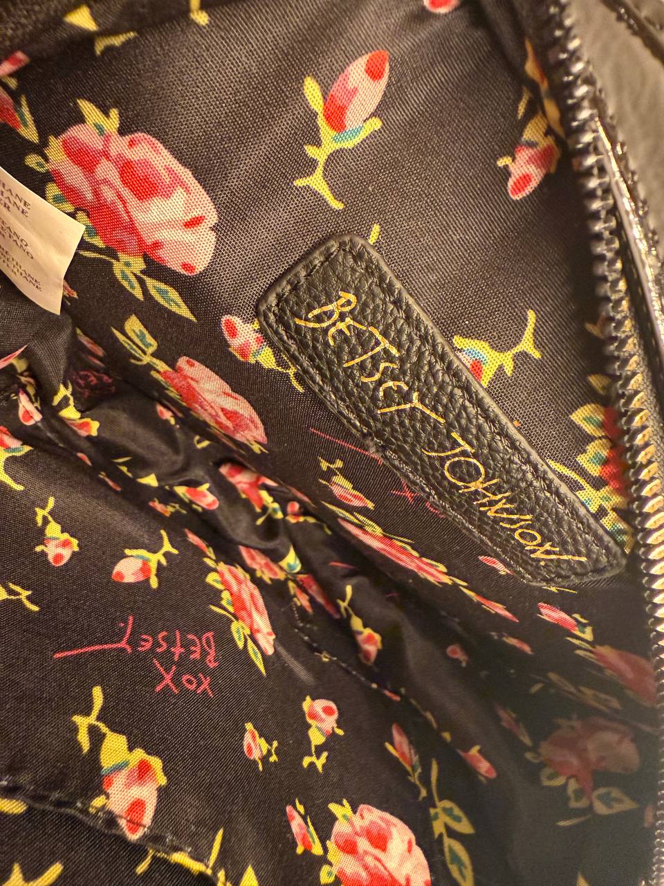 Сумка Betsey Johnson Bat Crossbody