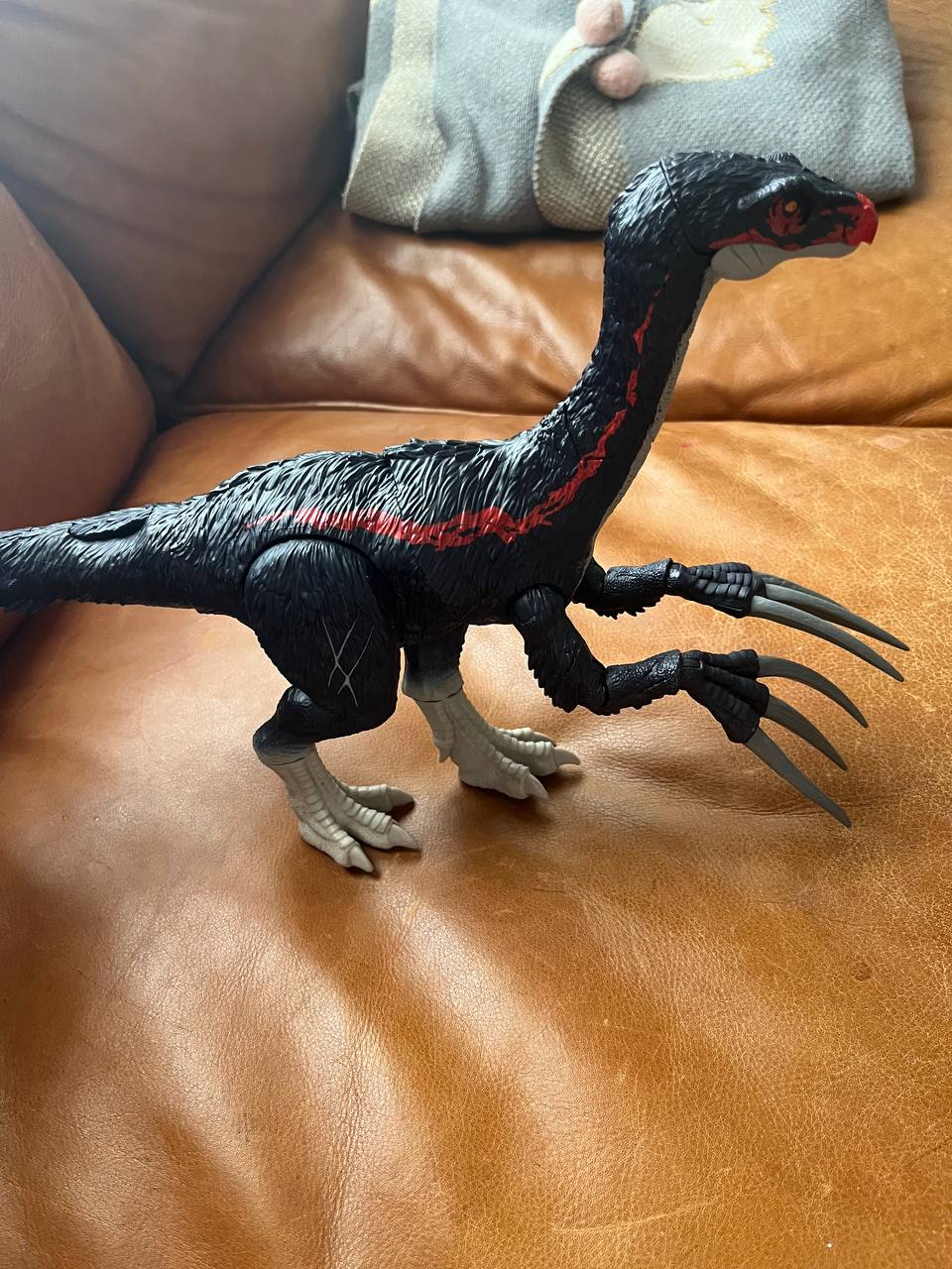 Jurassic World Therizinosaurus Action Figure