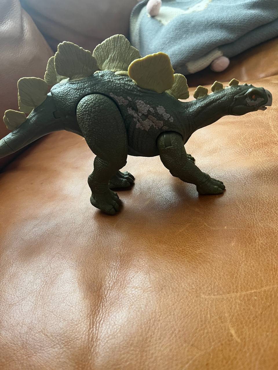 Игрушечный динозавр Стегозавр Mattel Jurassic World