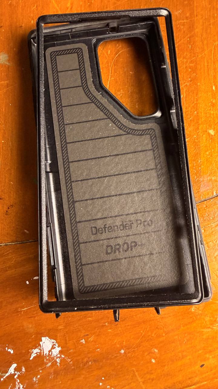 OtterBox Defender Pro Series Case for Samsung Galaxy S24 Ultra